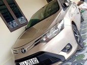 Cần bán gấp Toyota Vios sản xuất 2017, màu vàng số tự động