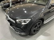 Mercedes Benz GLC300 AMG, full tiền nhanh - Giao xe liền tay