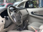 Bán Toyota Innova 2016, màu bạc số sàn