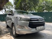 Bán xe Toyota Innova 2016, màu bạc số tự động