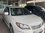 Bán Hyundai Avante sản xuất năm 2013, màu trắng số sàn, giá 305tr