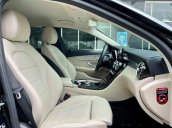 Bán Mercedes C180 siêu lướt cho AE, model 2021, lăn bánh 8000km