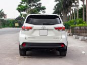 Cần bán gấp Toyota Hilander 3.5Limited, sản xuất 2015, gía bán 1tỷ 990 tr