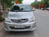 Cần bán gấp Toyota Innova V sản xuất 2009, màu bạc số tự động, giá chỉ 295 triệu