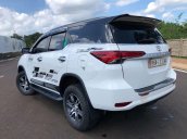 Bán Toyota Fortuner sản xuất 2019, màu trắng, giá tốt