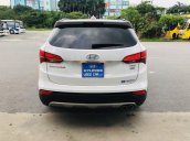 Cần bán gấp Hyundai Santa Fe đời 2015, màu trắng