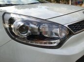 Cần bán xe Kia Rio đời 2015, màu trắng, xe nhập chính chủ