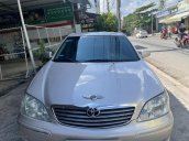 Cần bán Toyota Camry đời 2002, màu bạc, giá tốt