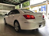 Cần bán gấp Chevrolet Cruze LTZ sản xuất năm 2015, màu trắng  