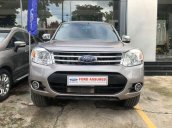 Cần bán Ford Everest sản xuất năm 2013, màu xám