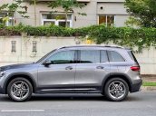 Bán Mercedes GLB 200 năm 2020, màu xám, giá tốt nhất, xe đẹp lung linh