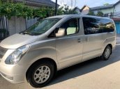 Cần bán xe Hyundai Grand Starex sản xuất 2010, màu vàng còn mới