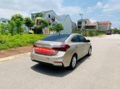 Bán Hyundai Accent đời 2018, màu vàng cát