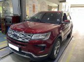 Cần bán gấp Ford Explorer sản xuất 2017 đk 2018, màu đỏ