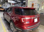 Cần bán gấp Ford Explorer sản xuất 2017 đk 2018, màu đỏ