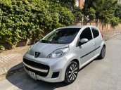 Cần bán gấp Peugeot 107 1.0 AT sản xuất 2010, màu bạc, xe nhập 