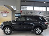 Cần bán lại xe Toyota Fortuner 2.7 V đời 2009, màu đen