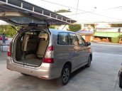 Cần bán Toyota Innova 2015, màu vàng, 425 triệu