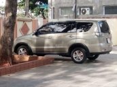 Bán xe Mitsubishi Zinger đời 2010, màu vàng, xe nhập còn mới