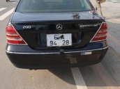 Cần bán xe Mercedes C200 sản xuất năm 2002, màu đen, xe nhập