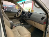 Bán xe Toyota Fortuner đời 2012, màu bạc giá cạnh tranh