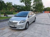 Cần bán gấp Toyota Vios sản xuất năm 2012, màu bạc, giá tốt