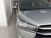 Cần bán gấp Toyota Innova sản xuất 2017 còn mới