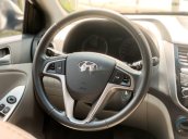 Cần bán Hyundai Accent năm sản xuất 2015, màu trắng, nhập khẩu 