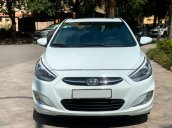 Cần bán Hyundai Accent năm sản xuất 2015, màu trắng, nhập khẩu 