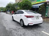 Gia đình cần bán chiếc Hyundai Accent màu trắng, số tự động, sx 2019