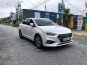 Gia đình cần bán chiếc Hyundai Accent màu trắng, số tự động, sx 2019