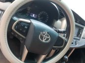 Cần bán Toyota Innova năm sản xuất 2016, màu xám