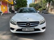 Cần bán lại xe Mercedes C200 năm 2019, màu trắng mới chạy 20.000km