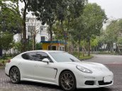 Cần bán gấp Porsche Panamera năm sản xuất 2015, màu trắng, nhập khẩu