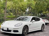 Cần bán gấp Porsche Panamera năm sản xuất 2015, màu trắng, nhập khẩu