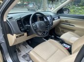 Bán nhanh Mitsubitshi outlander 2.0CVT sx 2018 biển Sài Gòn 40.000 km