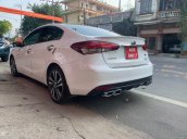 Cần bán Kia Cerato 1.6 MT sản xuất 2017, màu trắng chính chủ, giá tốt