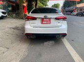 Cần bán Kia Cerato 1.6 MT sản xuất 2017, màu trắng chính chủ, giá tốt