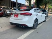 Cần bán Kia Cerato 1.6 MT sản xuất 2017, màu trắng chính chủ, giá tốt