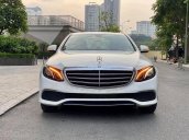 Cần bán gấp Mercedes E200 sản xuất năm 2017, màu trắng