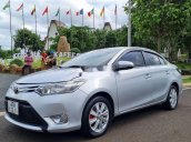 Cần bán Toyota Vios năm 2015, màu bạc, xe nhập 