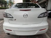 Cần bán gấp Mazda 3 sản xuất năm 2013, màu trắng  