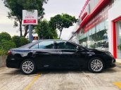 Cần bán gấp Toyota Camry sản xuất năm 2017 còn mới