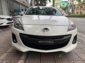 Cần bán gấp Mazda 3 sản xuất năm 2013, màu trắng  