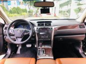 Cần bán gấp Toyota Camry sản xuất năm 2017 còn mới