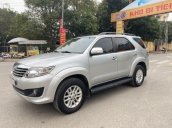 Xe Toyota Fortuner 2.7V sản xuất 2013, màu bạc