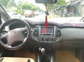 Bán ô tô Toyota Innova 2.0E đời 2013, màu bạc số sàn