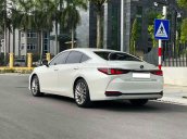 Cần bán gấp Lexus ES 250 sản xuất 2019, màu trắng, xe nhập