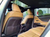 Cần bán gấp Lexus ES 250 sản xuất 2019, màu trắng, xe nhập