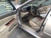 Xe Toyota Camry năm 2004 còn mới, giá tốt